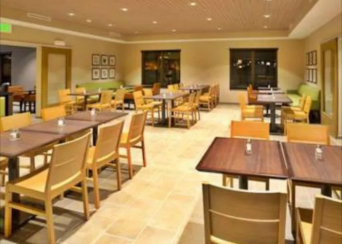 Country & By Radisson, Southeast Springfield