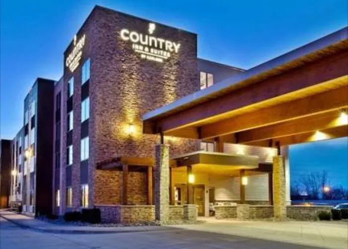 Country & By Radisson, Southeast Springfield