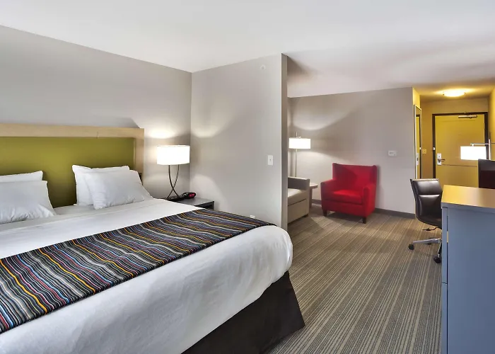 Hotel Country & By Radisson, Southeast 3*