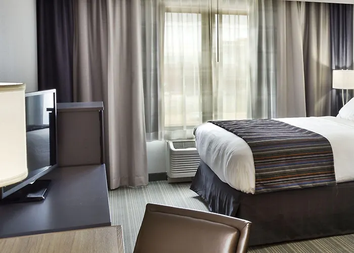 Country & By Radisson, Southeast Hotel