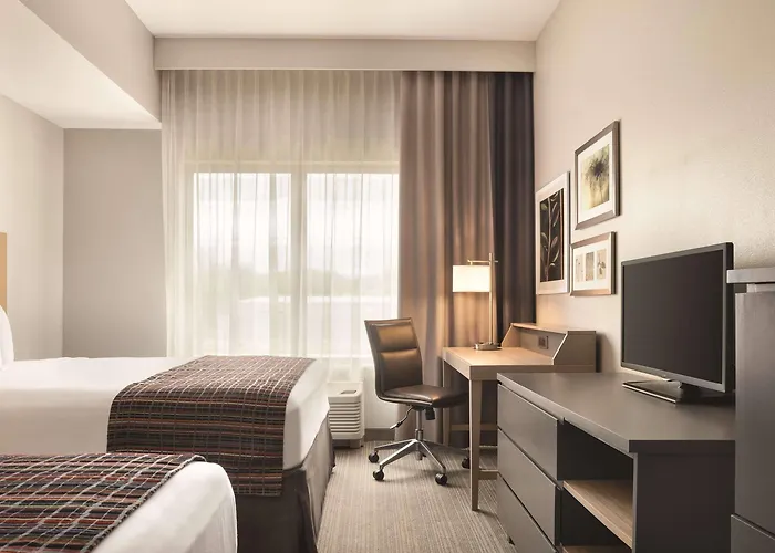 Hotel Country & By Radisson, Southeast Springfield