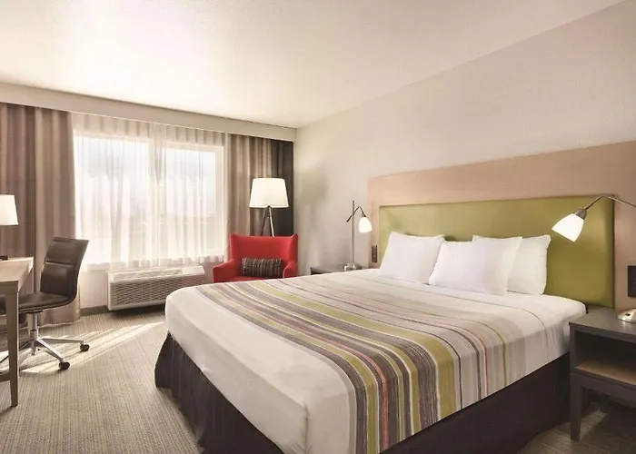 Hotel Country & By Radisson, Southeast Springfield