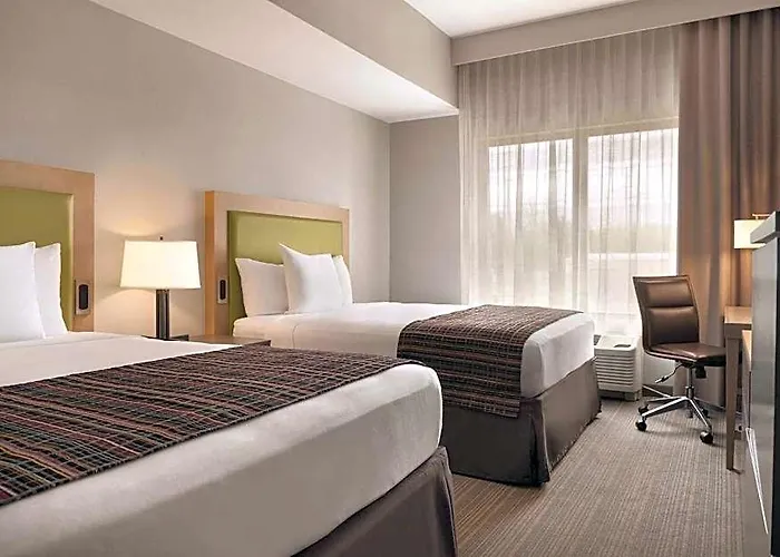 Hotel Country & By Radisson, Southeast 3*
