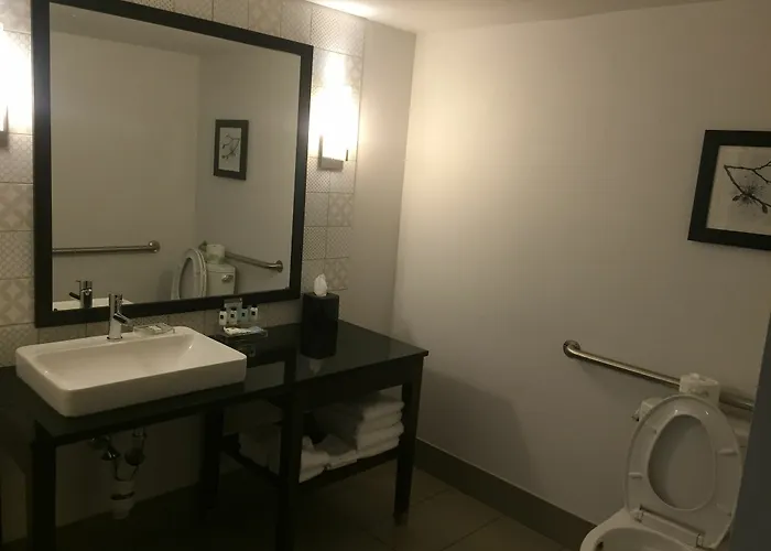 Country & By Radisson, Southeast 3*