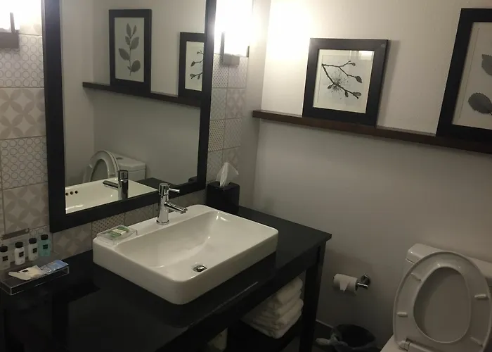 Country & By Radisson, Southeast 3*